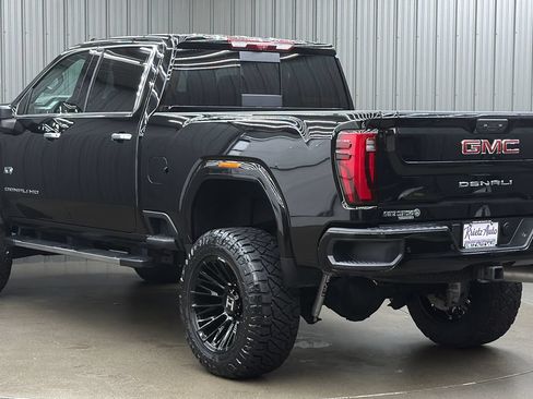 Used 2026 GMC Sierra 3500 Denali w/ Denali Reserve Package AWD/4WD image 3