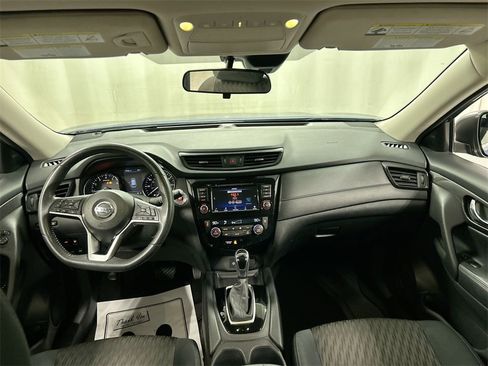 Used 2019 Nissan Rogue SV image 18
