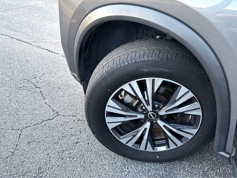 Used 2023 Nissan Rogue SV image 24