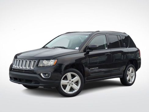 Used 2014 Jeep Compass Latitude image 1