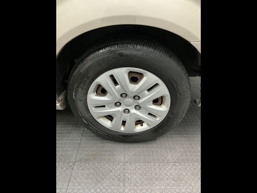 Used 2014 Dodge Grand Caravan SE w/ Quick Order Package 29E SE FWD image 32
