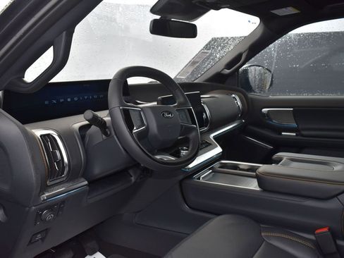 New 2025 Ford Expedition Tremor image 8