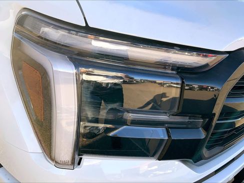 New 2025 Ford F150 Lariat w/ Equipment Group 501A Mid image 13