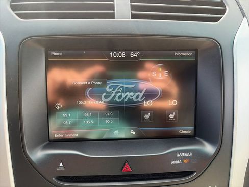 Used 2015 Ford Explorer XLT w/ Equipment Group 202B AWD/4WD image 19