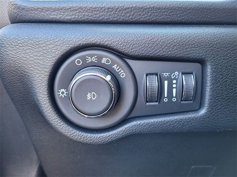 New 2026 Chrysler Pacifica Select image 22