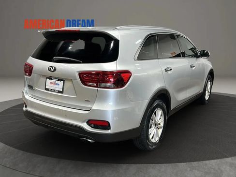 Used 2019 Kia Sorento AWD w/ LX Convenience Package image 5