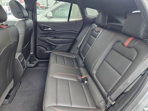 Used 2025 Chevrolet Trax RS w/ Sunroof Package image 30