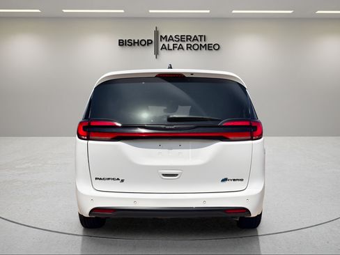 Used 2024 Chrysler Pacifica Limited FWD image 4