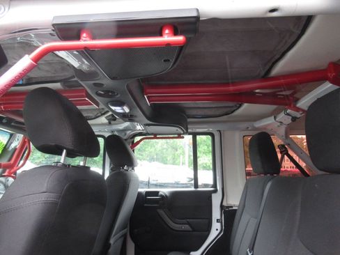 Used 2016 Jeep Wrangler Unlimited Sport AWD/4WD image 21