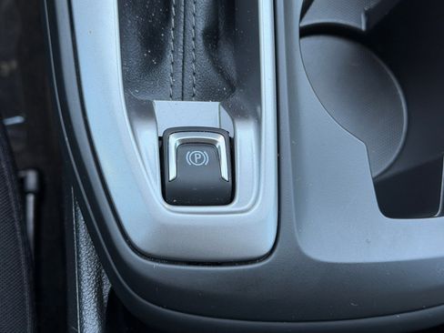 Used 2025 Chevrolet Trax LS w/ LS Convenience Package FWD image 26