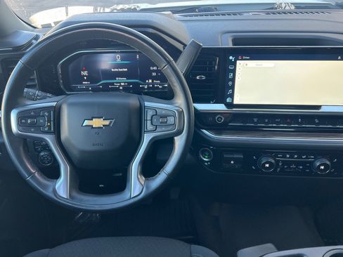 Used 2024 Chevrolet Silverado 2500 LT w/ Convenience Package image 14