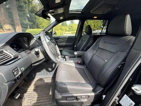 Used 2022 Honda Pilot Black Edition image 6