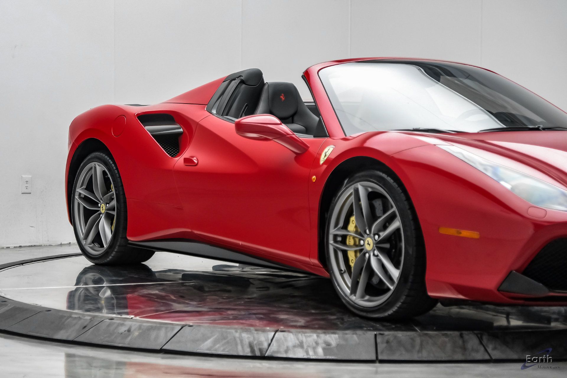 Used 2018 Ferrari 488 Spider RWD image 35