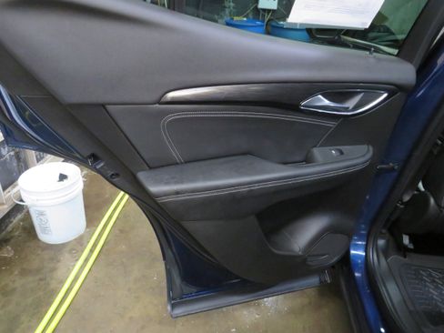 Used 2023 Buick Envision Essence image 11