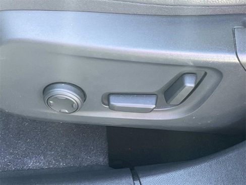 Used 2023 Volvo XC40 B5 Ultimate w/ Climate Package image 22