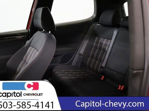 Used 2012 Volkswagen Golf 2-Door FWD image 12