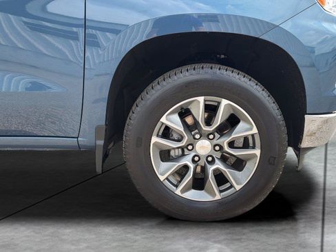 Used 2024 Chevrolet Silverado 1500 LT AWD/4WD image 25