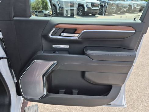 Used 2023 GMC Sierra 1500 Denali w/ Technology Package AWD/4WD image 40