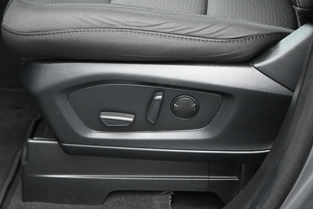 Used 2023 Ford Explorer XLT RWD image 9