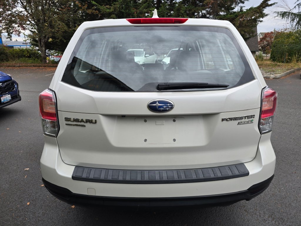 Used 2017 Subaru Forester 2.5i AWD/4WD image 5