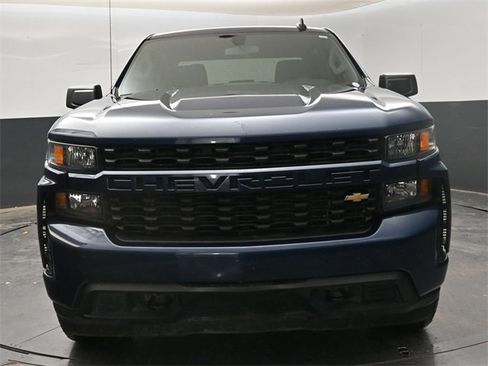 Used 2020 Chevrolet Silverado 1500 Custom w/ Custom Value Package image 3