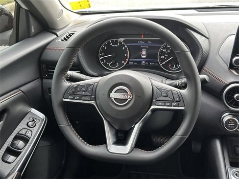 Certified 2025 Nissan Sentra SR image 24