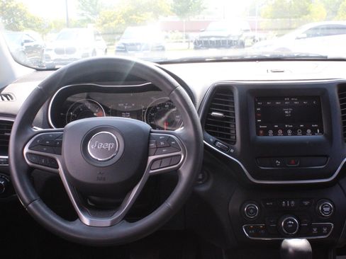 Used 2020 Jeep Cherokee Latitude Plus FWD image 22