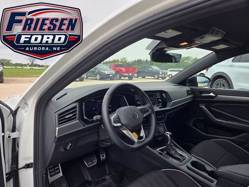 Used 2024 Volkswagen Jetta Sport FWD image 13