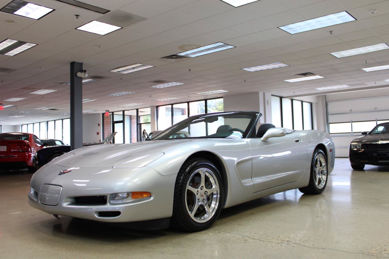 Used 2004 Chevrolet Corvette Convertible w/ Preferred Equipment Group RWD image 32