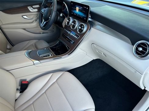 Certified 2022 Mercedes-Benz GLC 300 4MATIC w/ Premium Package Lite image 18