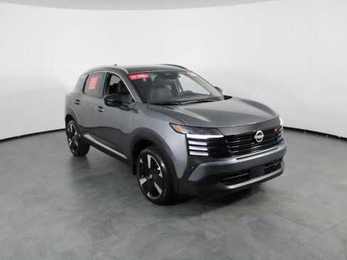 Certified 2026 Nissan Kicks SR FWD image 4