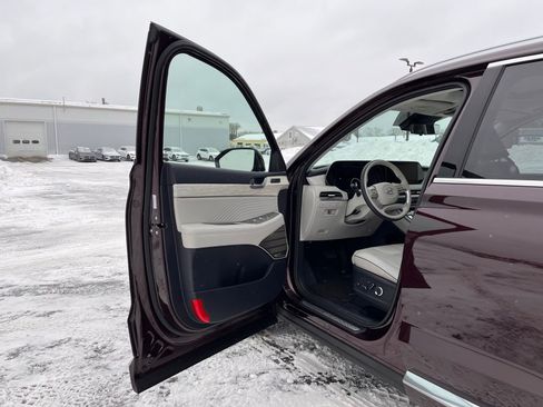 Used 2023 Hyundai Palisade Calligraphy image 18