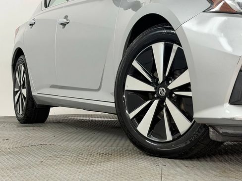 Used 2021 Nissan Altima 2.5 SV FWD image 17