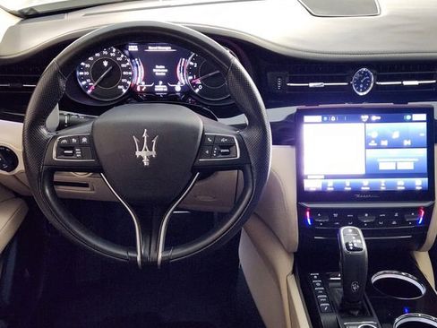 Used 2022 Maserati Quattroporte Modena RWD image 25