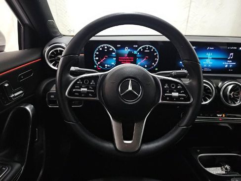 Used 2022 Mercedes-Benz A 220 4MATIC w/ Premium Package Lite image 10