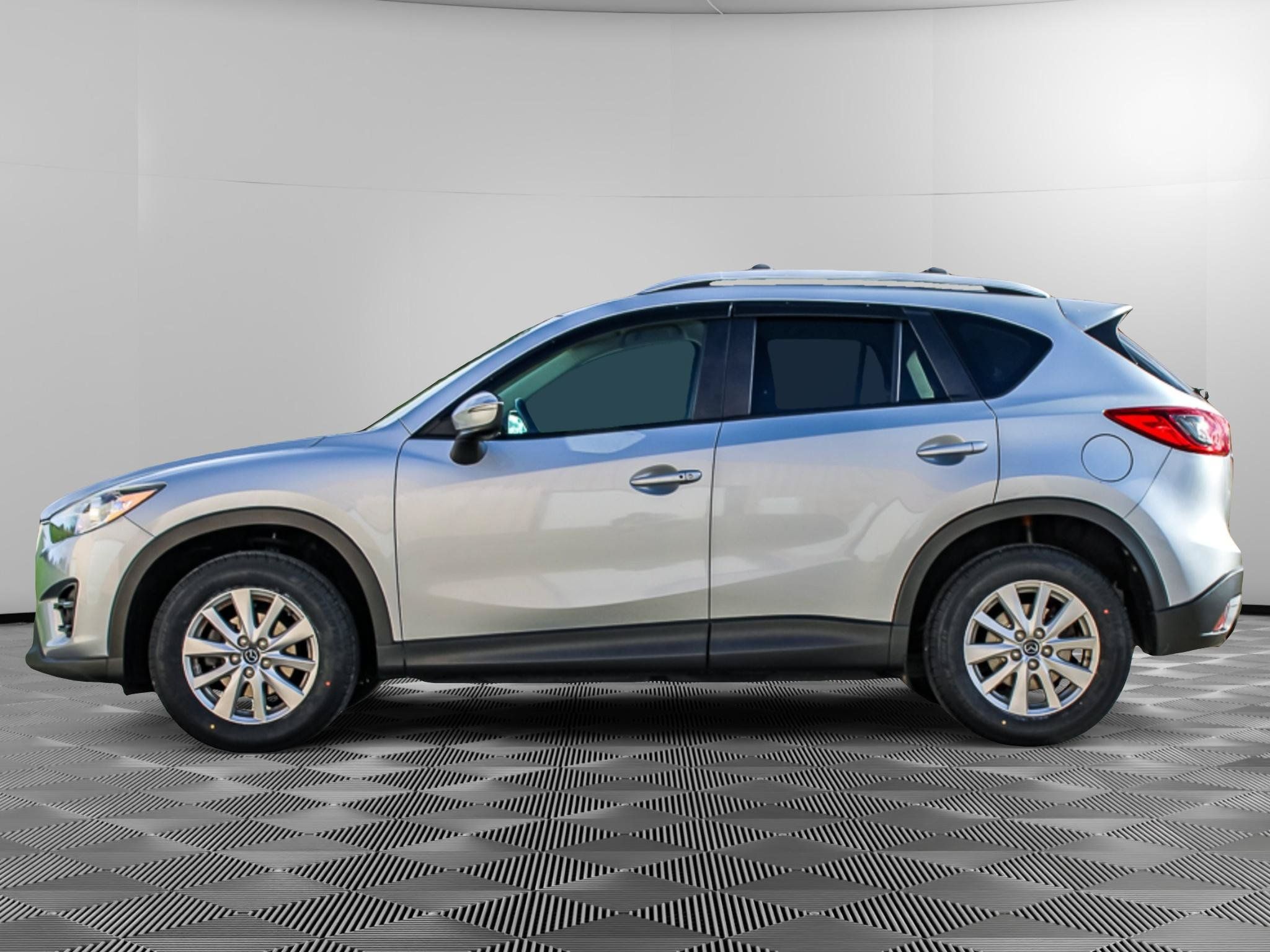 Used 2016 MAZDA CX-5 Touring FWD image 4