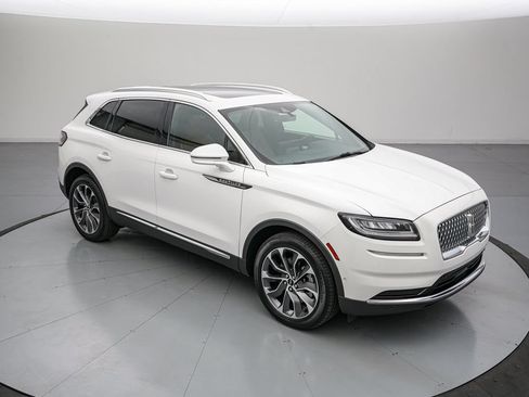 Used 2023 Lincoln Nautilus Reserve w/ Equipment Group 201A FWD image 2