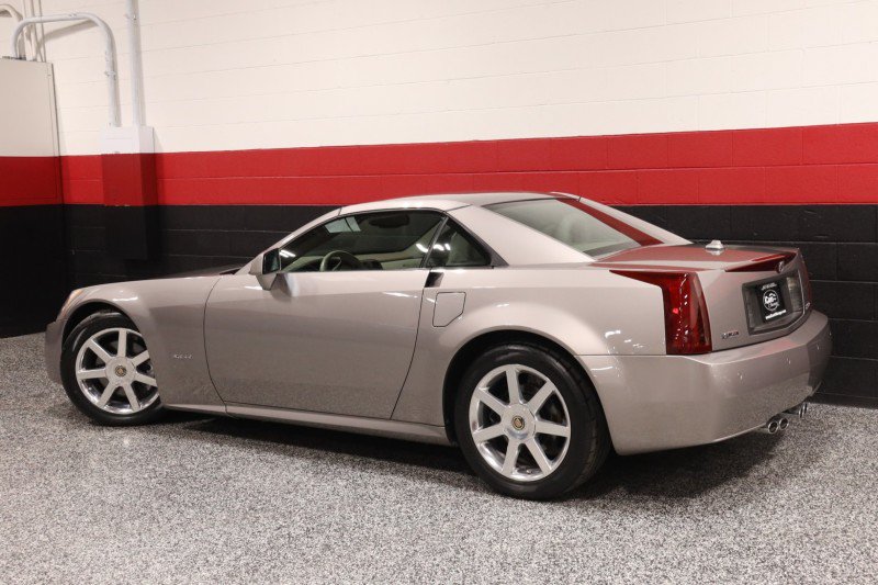 Used 2005 Cadillac XLR RWD image 25