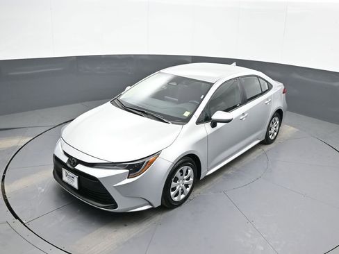 Certified 2025 Toyota Corolla LE image 33