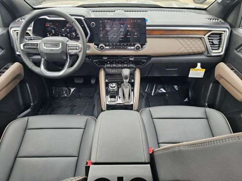 New 2026 GMC Canyon Denali w/ LPO, Black Badging Package image 18