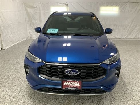 Used 2023 Ford Escape ST-Line Select w/ Tech Pack #2 AWD/4WD image 3