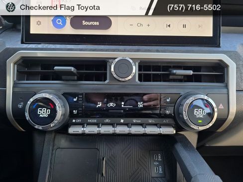 Used 2024 Toyota Tacoma Limited w/ Limited Package (LT) image 19