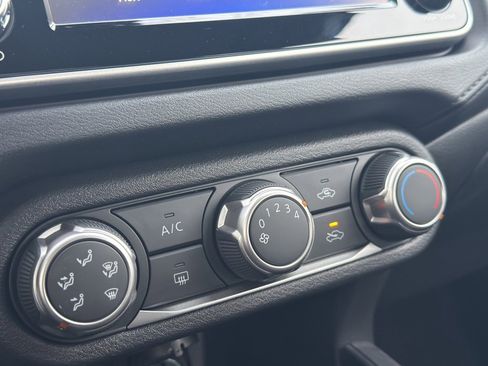 New 2025 Nissan Versa S w/ Trunk Package image 25