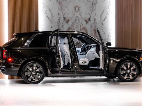Used 2023 Rolls-Royce Cullinan image 6