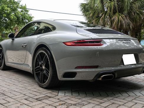 Used 2019 Porsche 911 Carrera RWD image 6