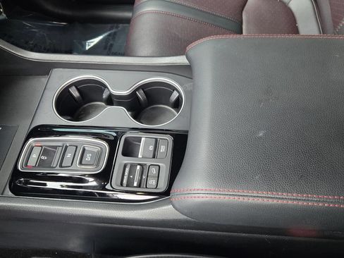 Used 2025 Honda Pilot Black Edition image 24