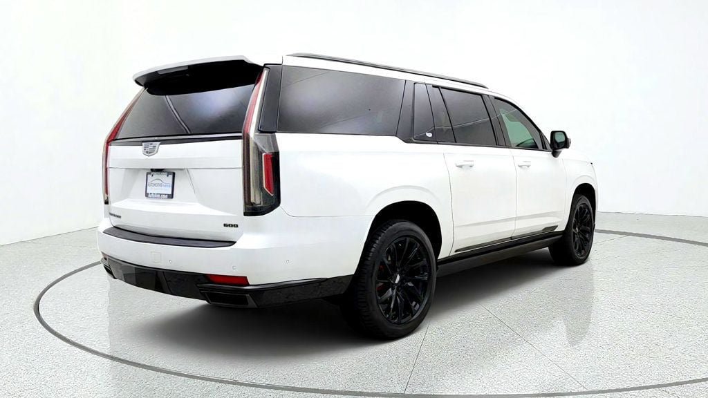 Used 2021 Cadillac Escalade ESV Sport Platinum AWD/4WD image 5
