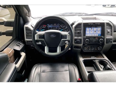 Used 2017 Ford F250 Lariat w/ Lariat Value Package AWD/4WD image 5