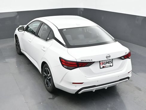 Used 2024 Nissan Sentra SV FWD image 42