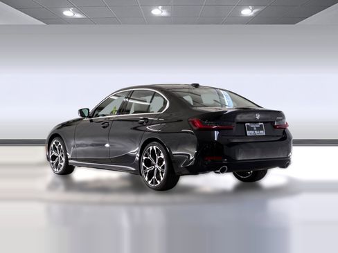 Used 2025 BMW 330i Sedan w/ Convenience Package RWD image 3